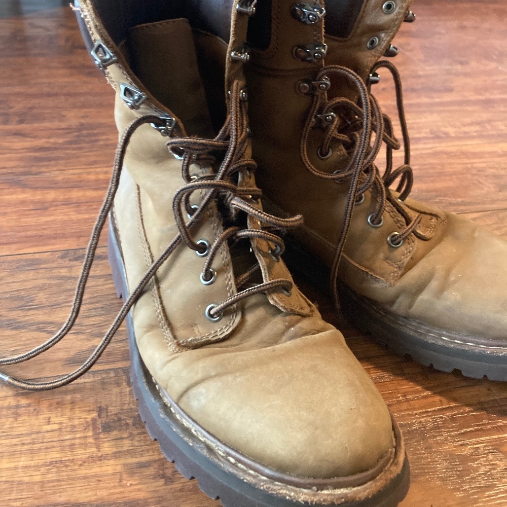 Thursday Everyday boots lace up size 8 US